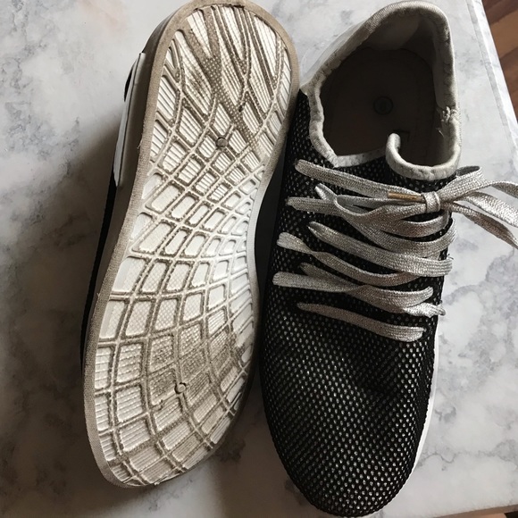 Black and Silver Sneaker - Picture 3 of 4